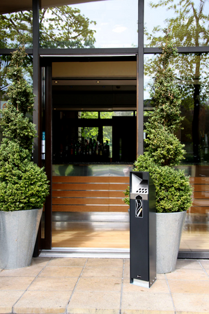 Réceptacle à cigarette Ashguard,Argent/Noir